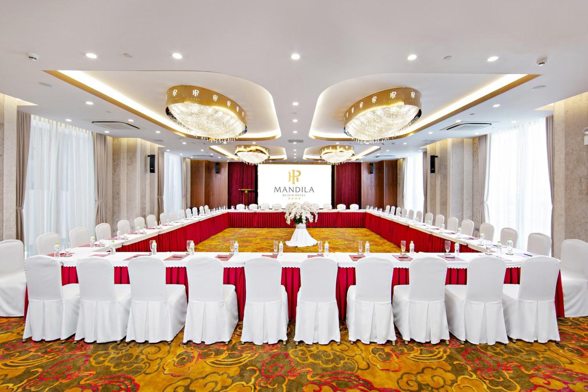 Mandila Beach Hotel Danang Exterior photo