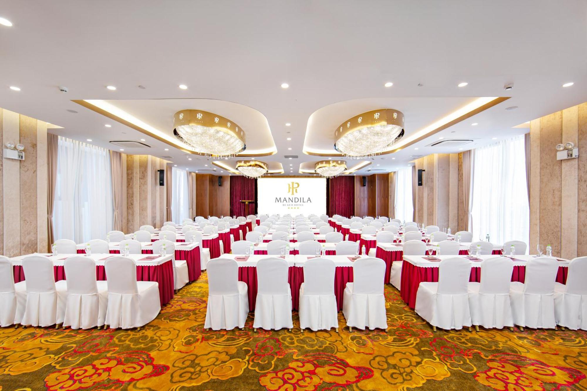 Mandila Beach Hotel Danang Exterior photo