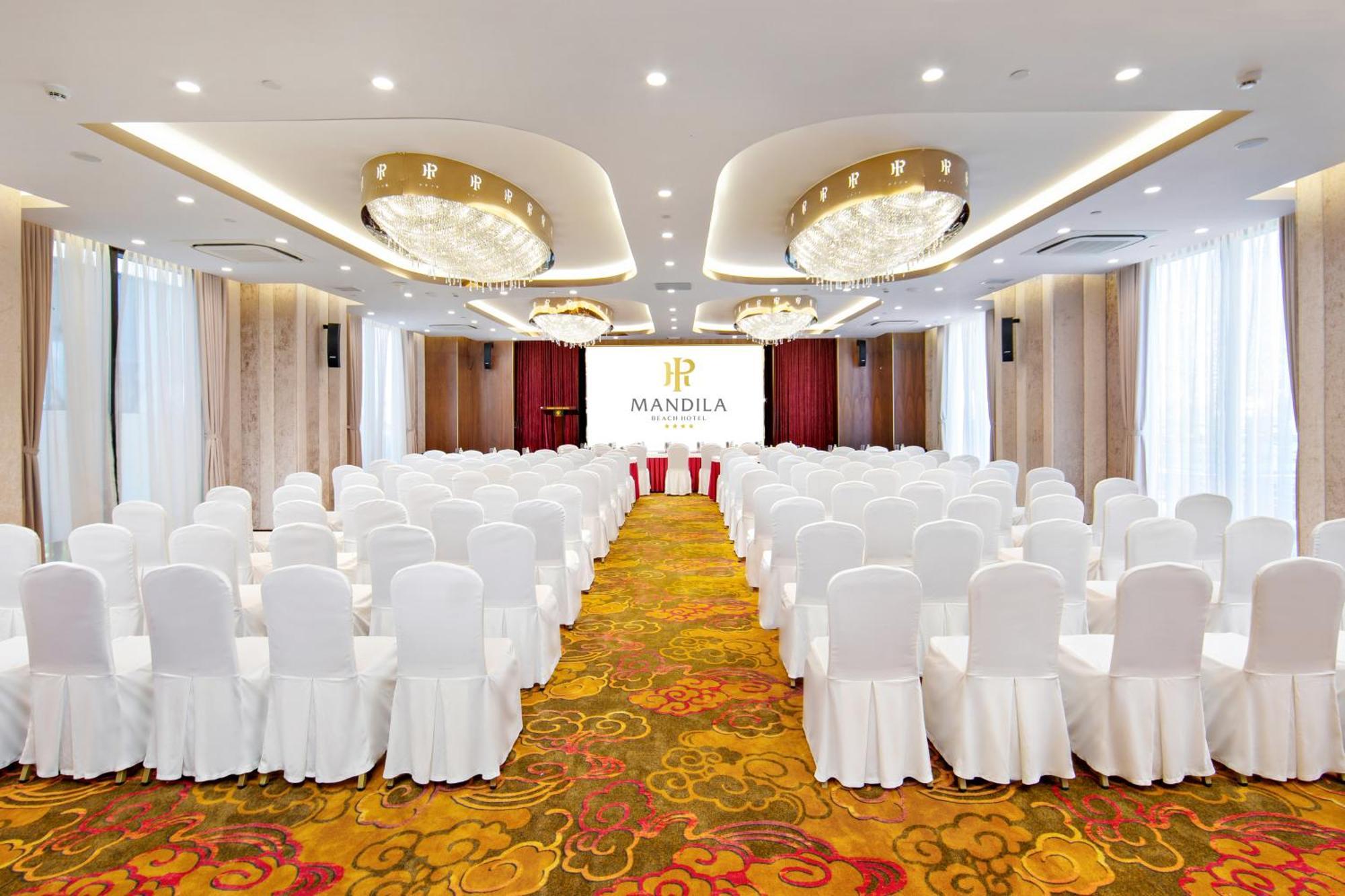 Mandila Beach Hotel Danang Exterior photo