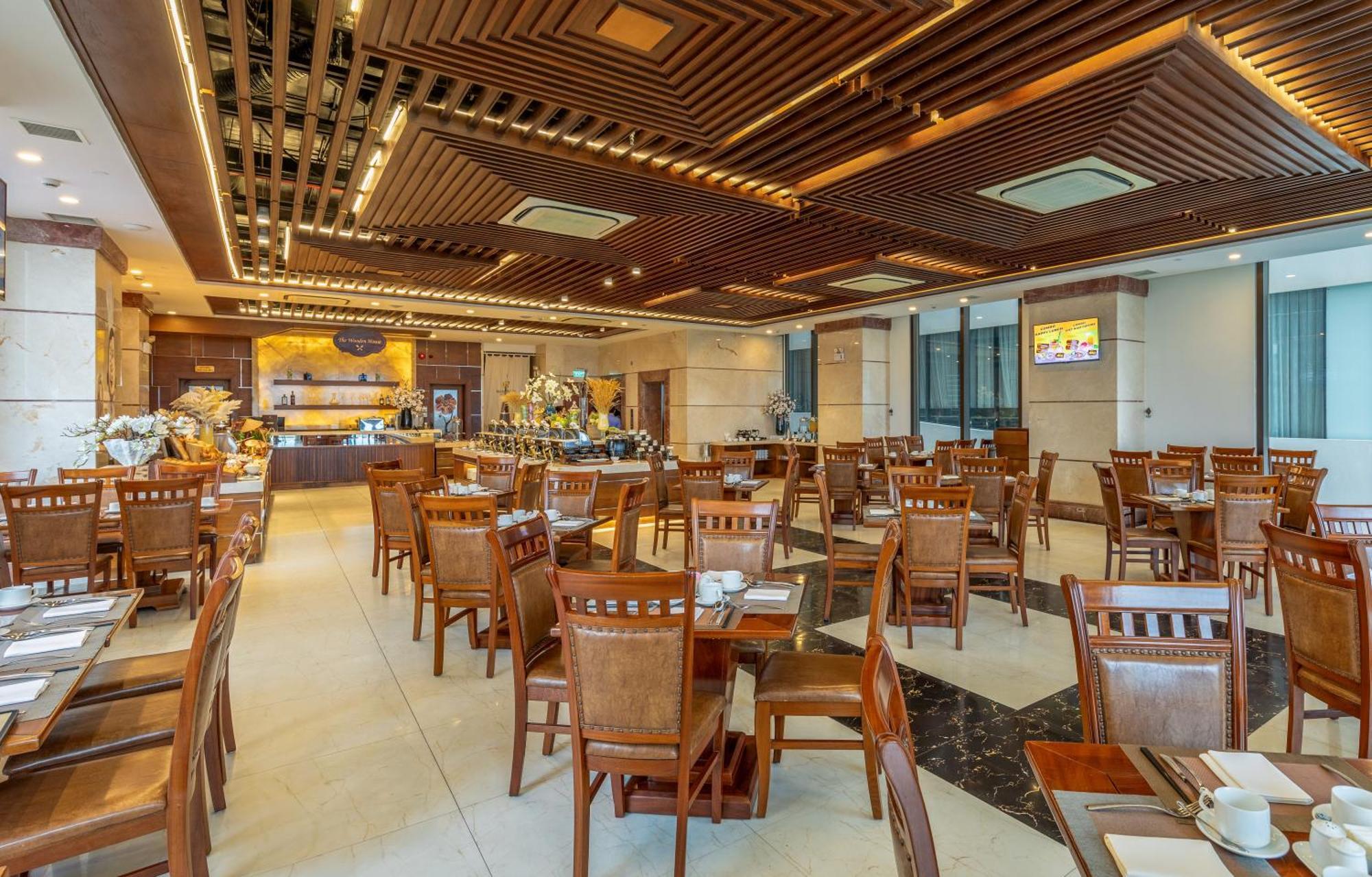 Mandila Beach Hotel Danang Exterior photo