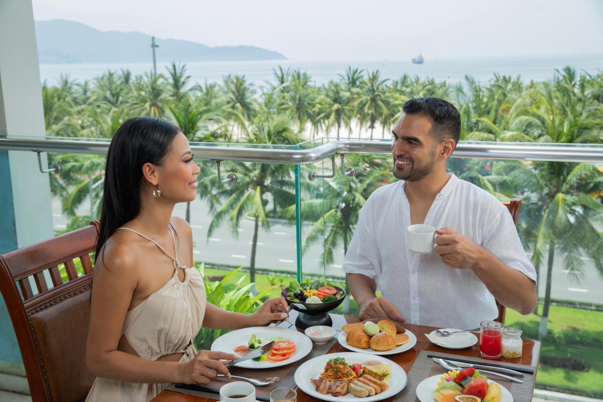 Mandila Beach Hotel Danang Exterior photo