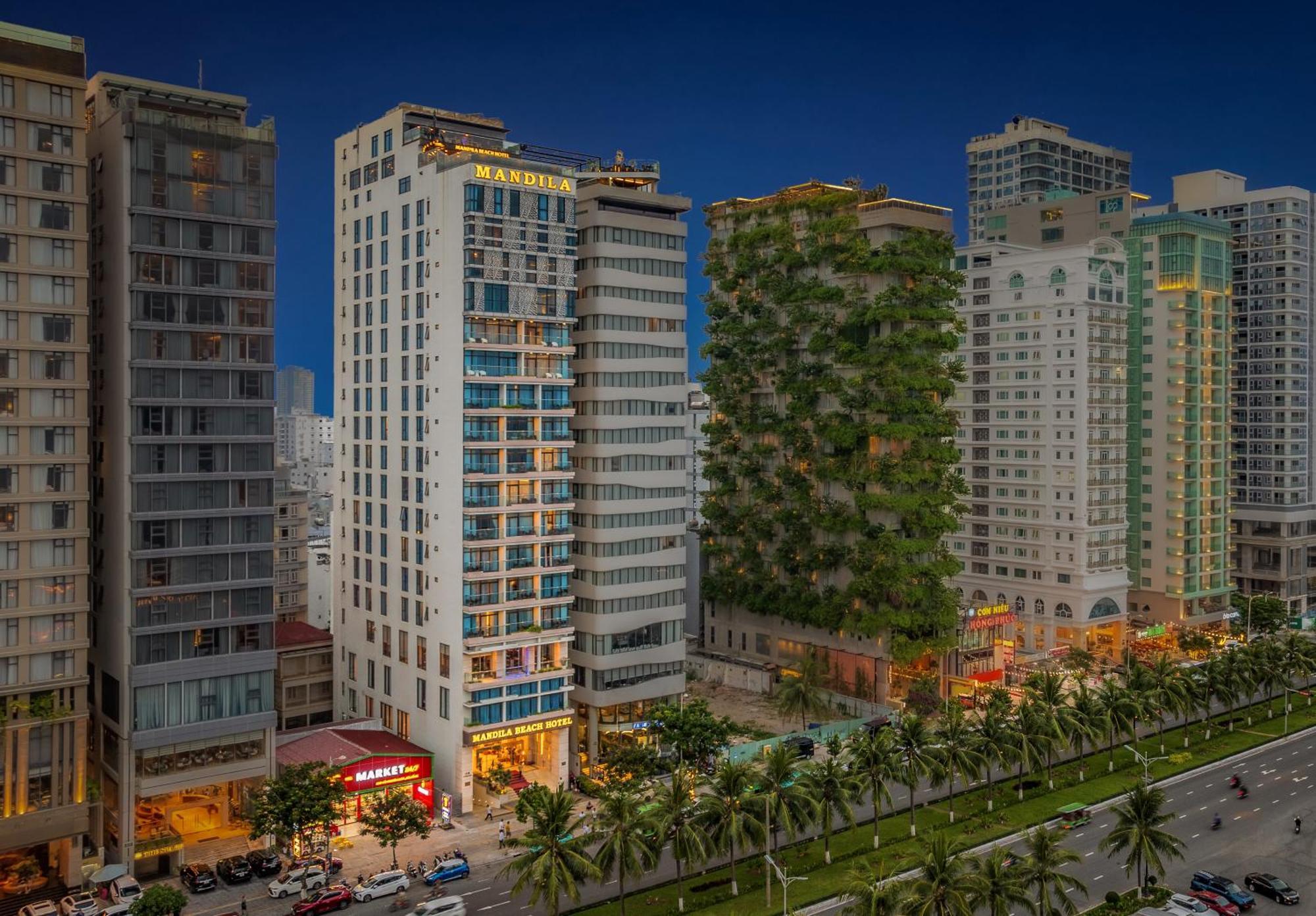 Mandila Beach Hotel Danang Exterior photo