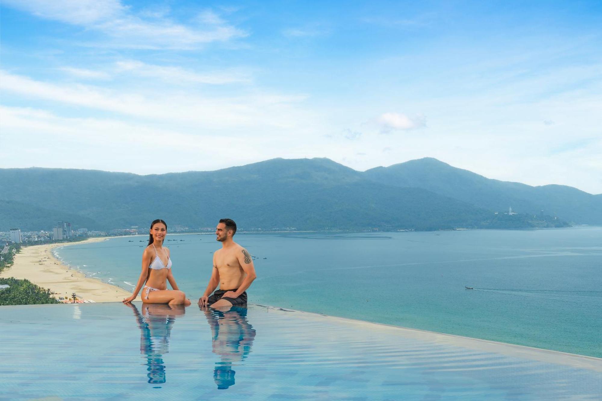 Mandila Beach Hotel Danang Exterior photo