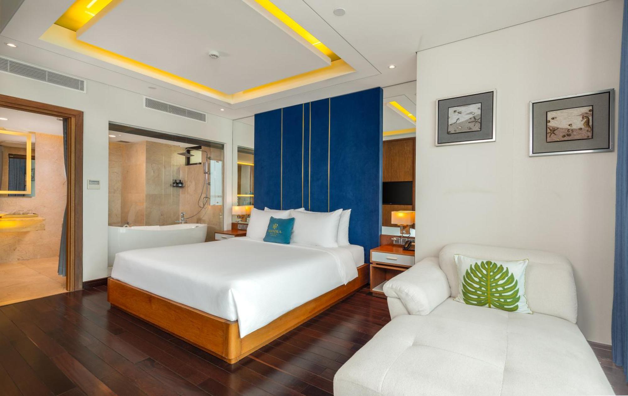 Mandila Beach Hotel Danang Exterior photo