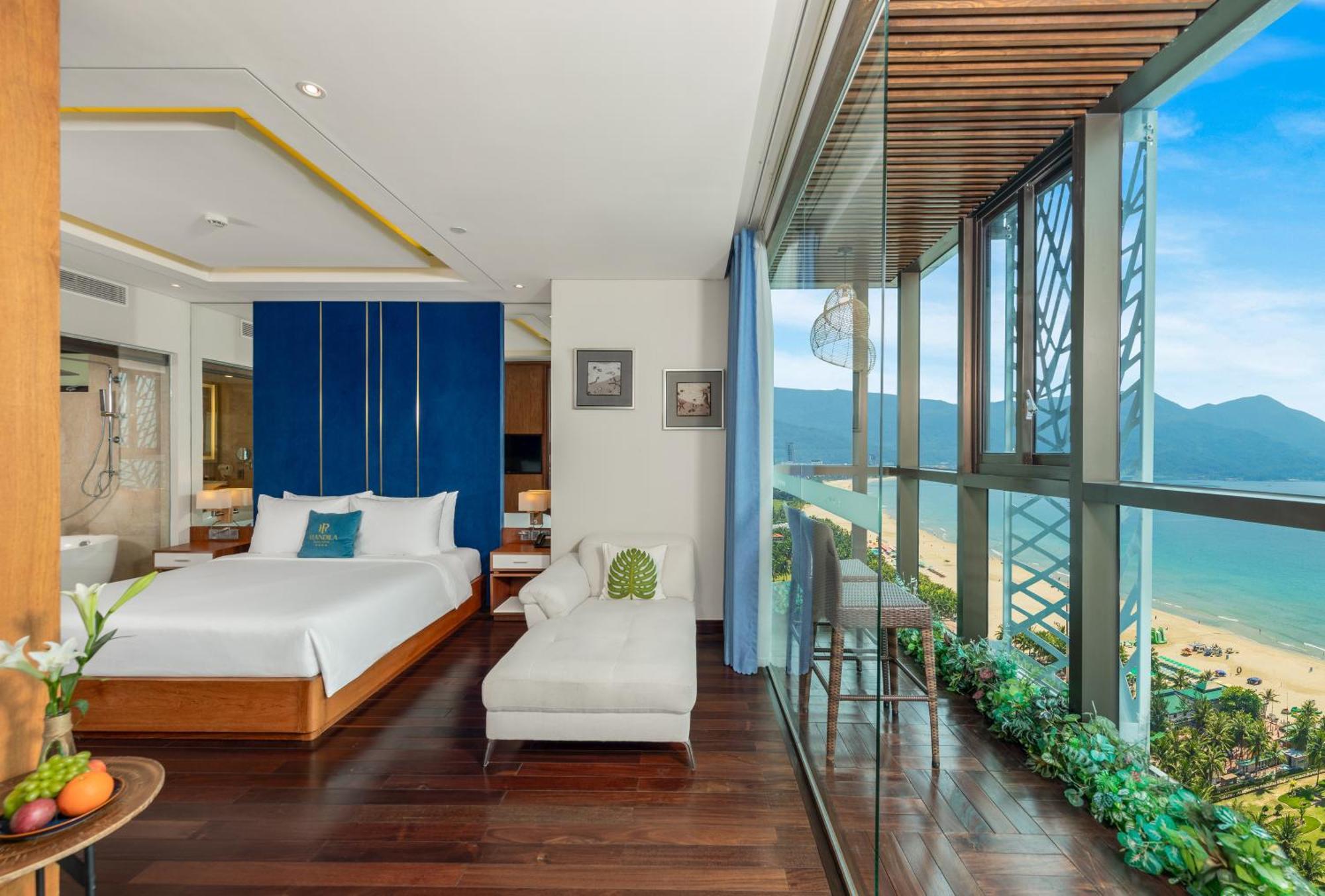 Mandila Beach Hotel Danang Exterior photo
