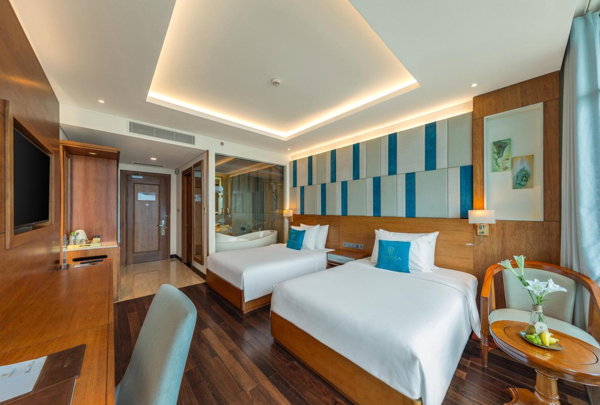 Mandila Beach Hotel Danang Exterior photo
