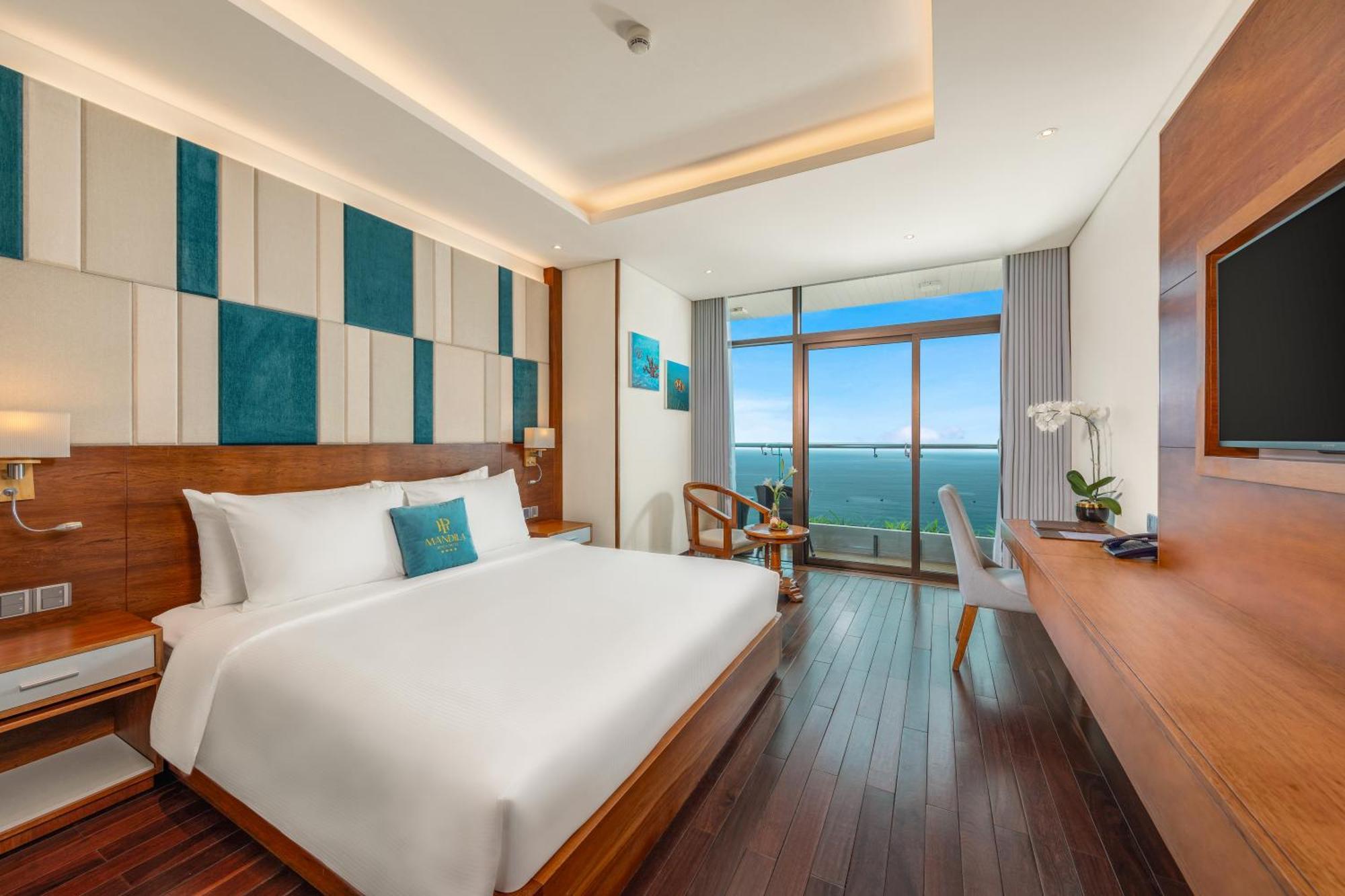 Mandila Beach Hotel Danang Exterior photo