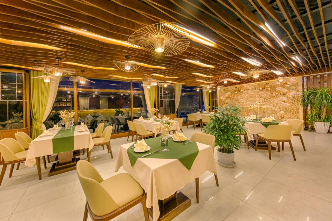 Mandila Beach Hotel Danang Exterior photo